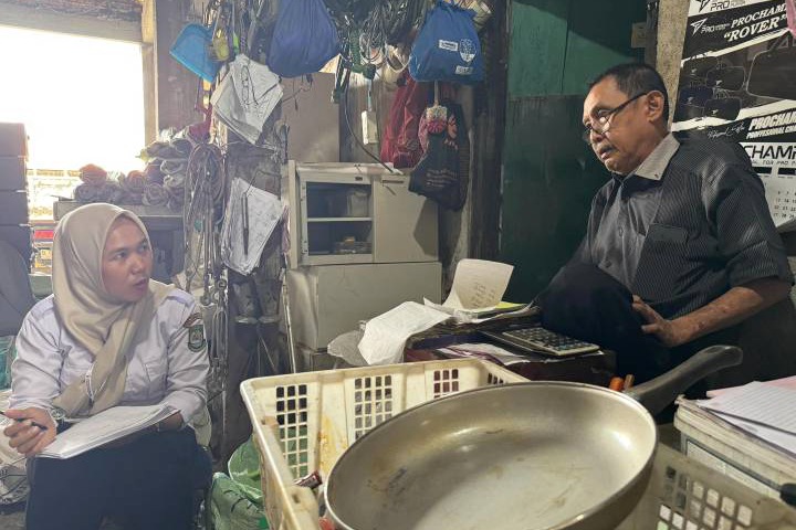 Lapak barang bekas mulai diawasi, Pemkot Tangerang soroti legalitas hingga dampak lingkungan.