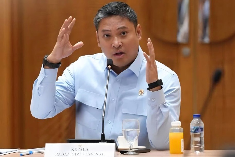 Kepala BGN Sudaryono larang bawa pulang MBG, khawatir timbulkan keracunan.