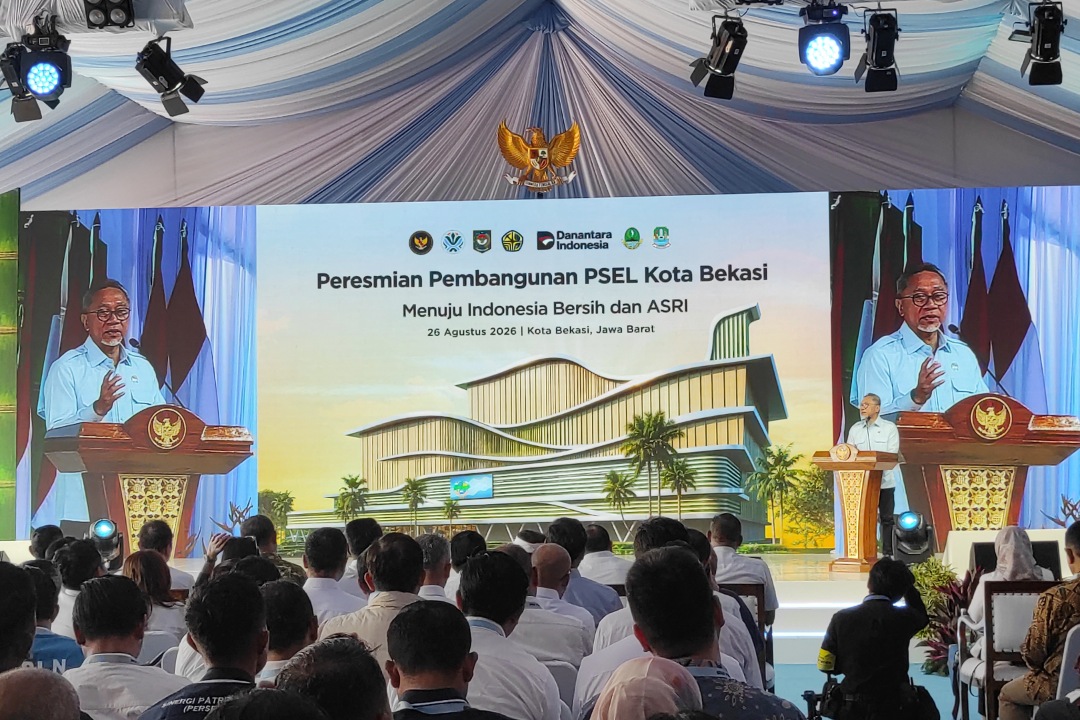 Proyek PSEL dimulai, Menko Pangan Zulkifli Hasan targetkan gunungan sampah di Bekasi tuntas dalam 2 tahun.