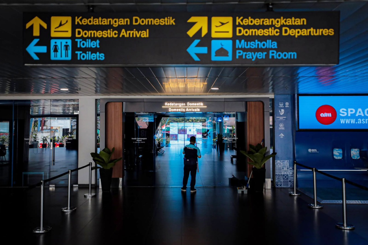 Tujuh Bandara masih ditutup imbas abu vulkanik anak Krakatau, penerbangan dialihkan ke sejumlah Bandara yang tak terdampak.