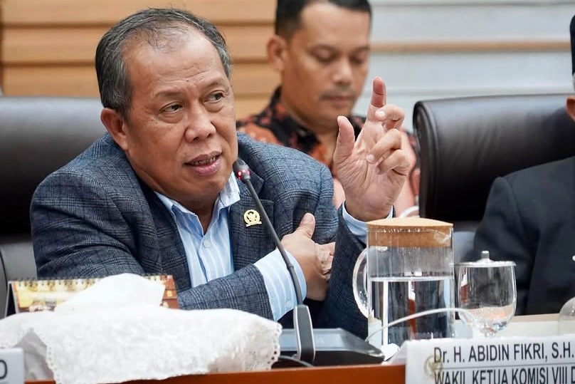 Wakil Ketua Komisi VIII DPR RI Abidin Fikri angkat suara soal kasus keracunan MBG di Sidoarjo, minta BGN evaluasi secara menyeluruh.