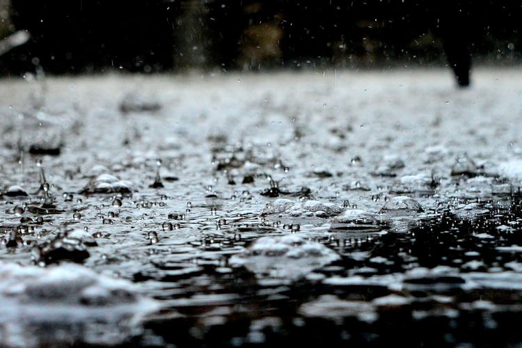 BMKG bilang El Nino sangat kuat buat kemarau jadi lebih panjang, musim hujan di 61 persen wilayah Indonesia bakal telat.