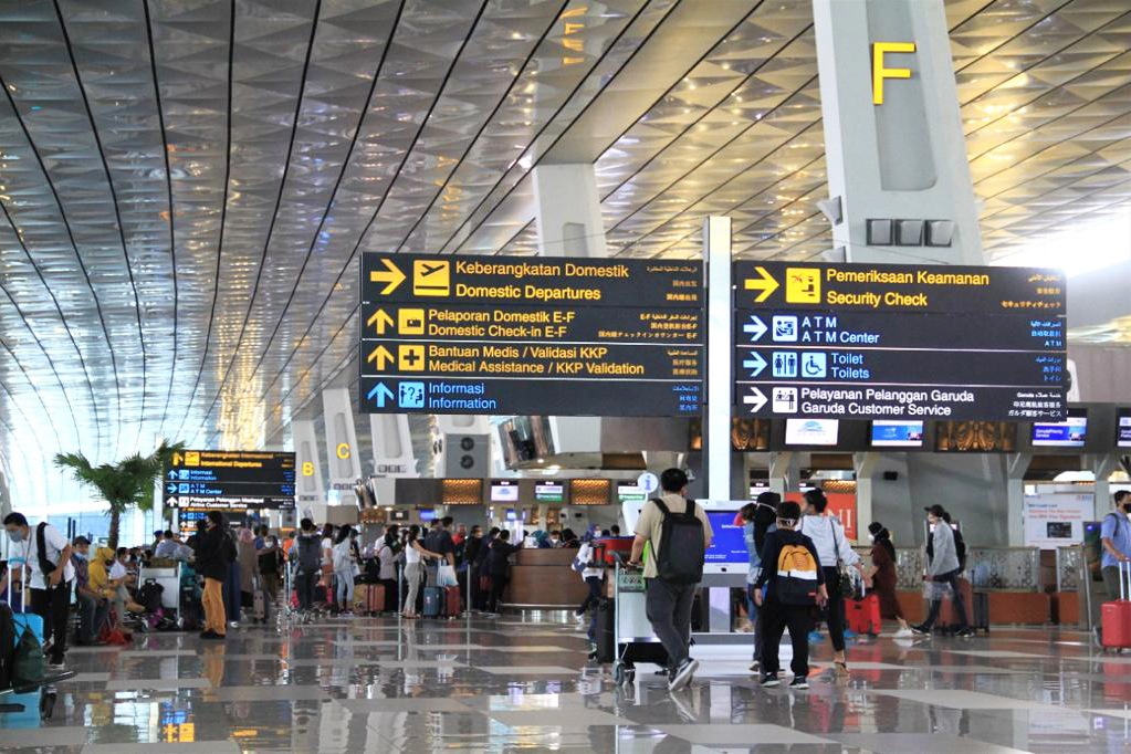 Sejumlah Bandara tutup imbas erupsi anak Gunung Krakatau, Minggu (6/9/2026).