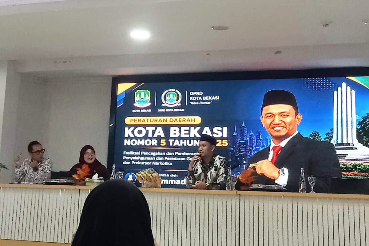 Anggota Komisi I DPRD Kota Bekasi, Muhammad Kamil angkat suara, desak Wali Kota segera terbitkan Perwal pencegahan Narkoba, jangan berhenti diatas kertas Perda.