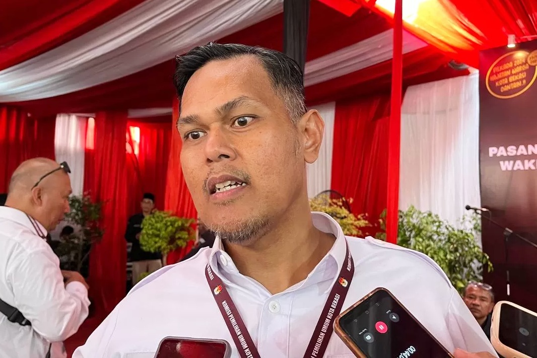 Anggota Komisi II DPRD Kota Bekasi, Adhika Dirgantara angkat suara soal parkir liar.