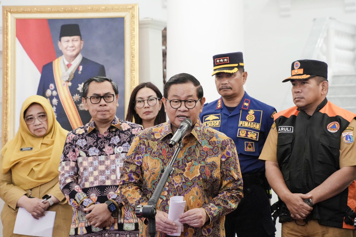 Gubernur DKI Jakarta Pramono perpanjang PJJ hingga Selasa, imbas abu Gunung Anak Krakatau masih ada.