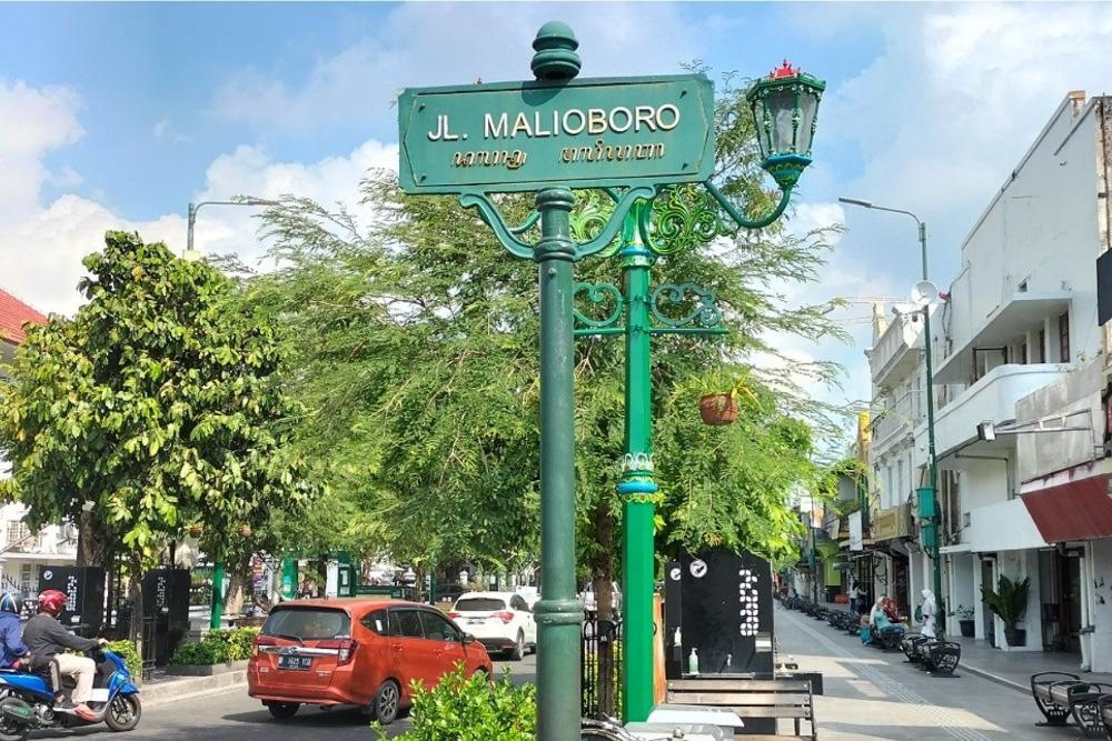 Penerapan regol ayom di Malioboro dievaluasi Pemda DIY hingga konsep full pedestrian tak bisa asal tutup jalan.