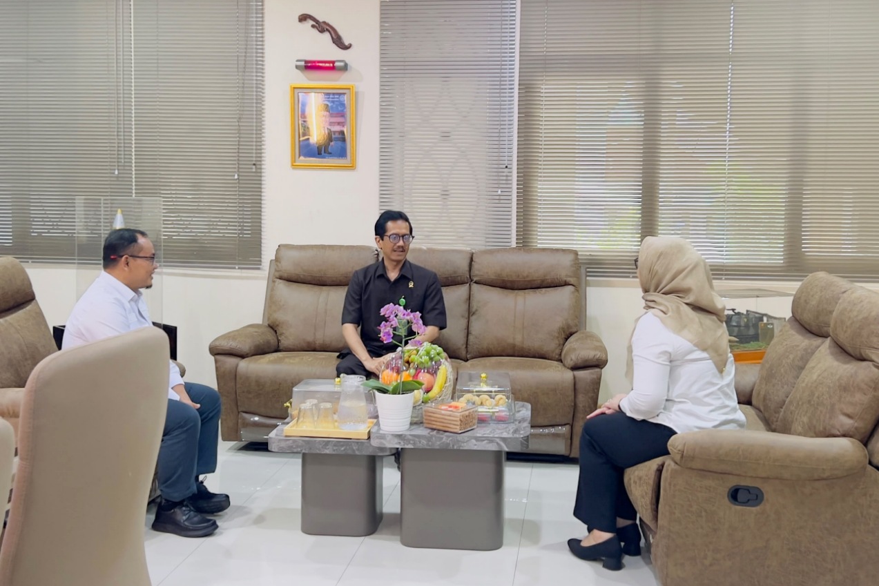 Ketua DPRD Kota Bekasi Sardi Efendi didampingi Sekretaris DPRD Lia Erliani saat bertemu Ketua Pengadilan, sebut sinergi Forkopimda penting jaga kondusivitas Kota Bekasi.