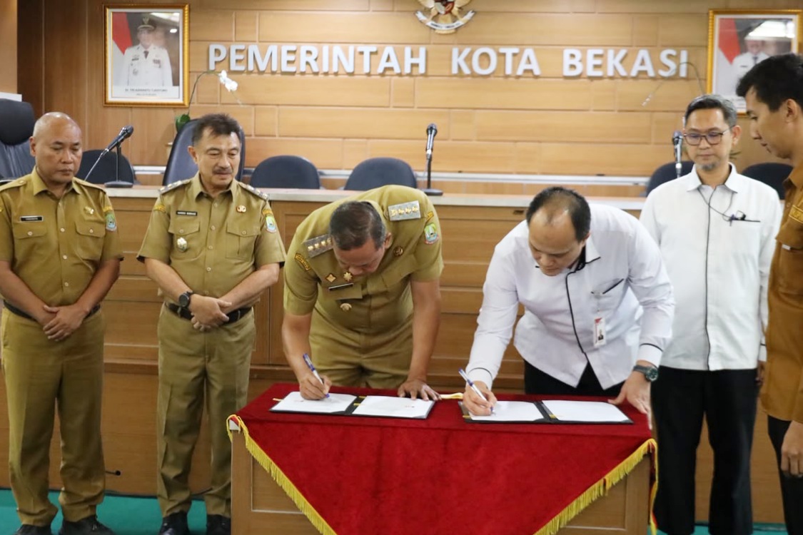 Serah terima barang rampasan sejumlah bidang tanah dari KPK ke Pemkot Bekasi, Senin (14/9/2026).