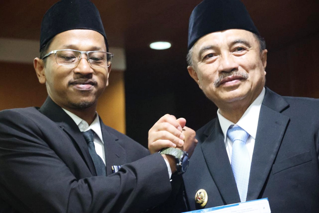 Ratusan ASN Pemkot Bekasi terima Satyalancana Karya Satya.