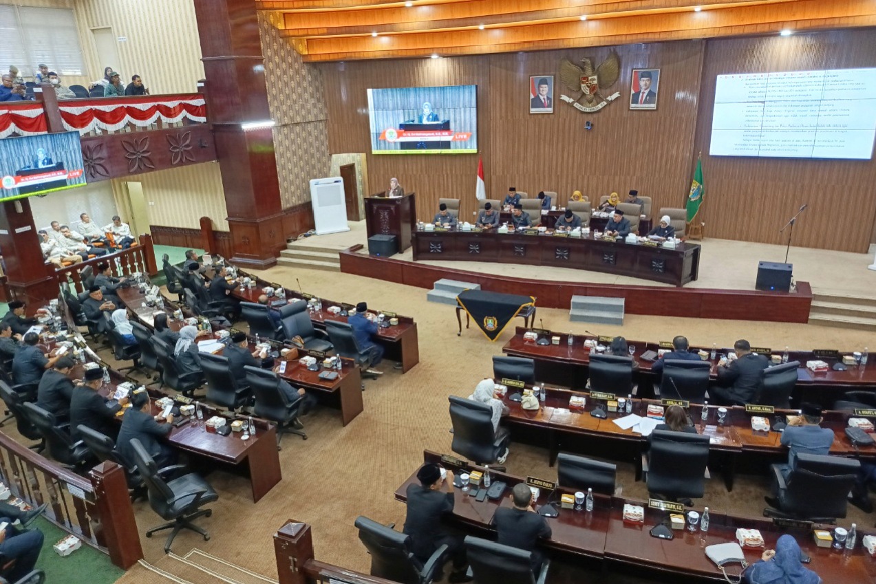 Besok DPRD Kota Bekasi dijadwalkan sahkan Perda produk halal, Selasa (27/10/2026).
