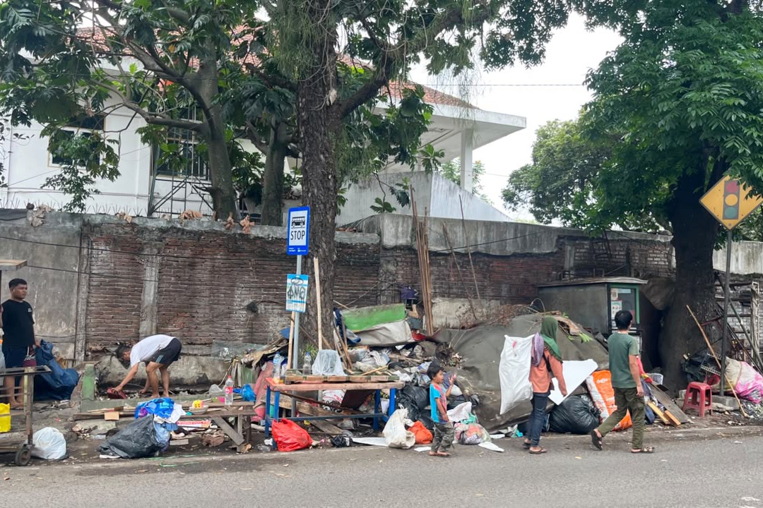 PKL Cihapit Bandung masih boleh jualan asal kios tak permanen tapi jadi lapak bongkar pasang.