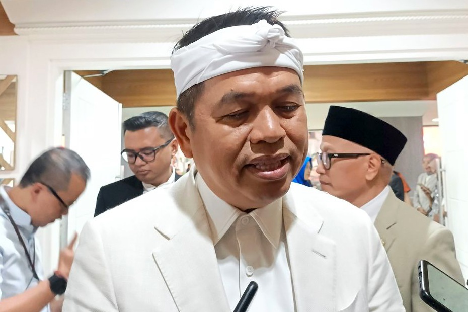 Gubernur Jawa Barat Dedi Mulyadi setop sementara pembangunan proyek data center AI di Jatiluhur gara-gara AMDAL dan PBG belum ada.