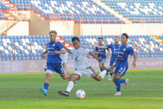 Dengan 10 pemain, PSM Makassar taklukkan PSIM 2-1 di Stadion Sultan Agung, Bantul, Jumat (16/10/2026).