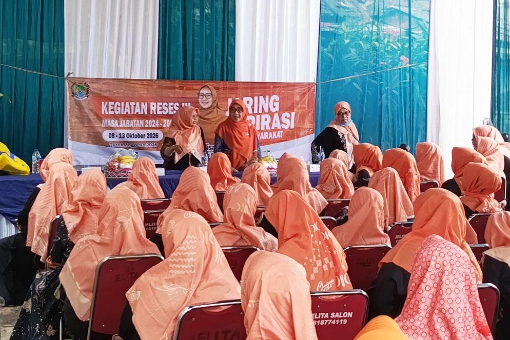 Respons Anggota DPRD Kota Bekasi Chairun Nisa saat warga Bekasi Barat ikut reses ngeluh soal sampah dan biaya pemakaman hingga Rp 6 Juta, Kamis (8/10/2026).