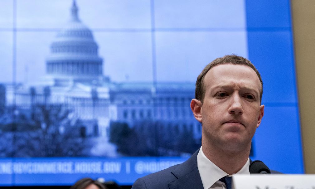 Facebook dalam Penyelidikan Kriminal Data Sharing