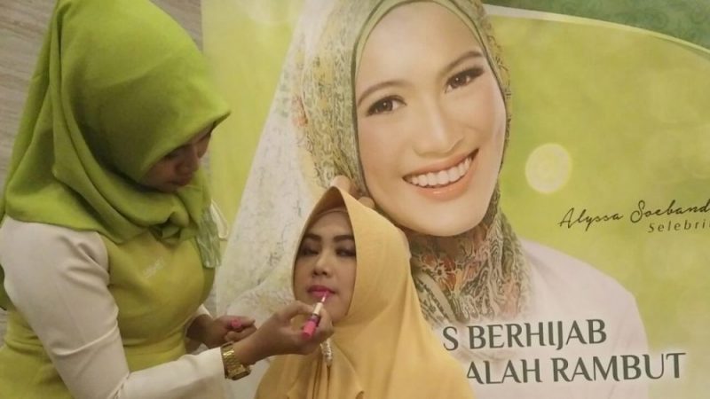 Beauty Class Hijabers Mom Community di Hotel Santika Mega City Bekasi. Foto: Ist/Suarapena.com